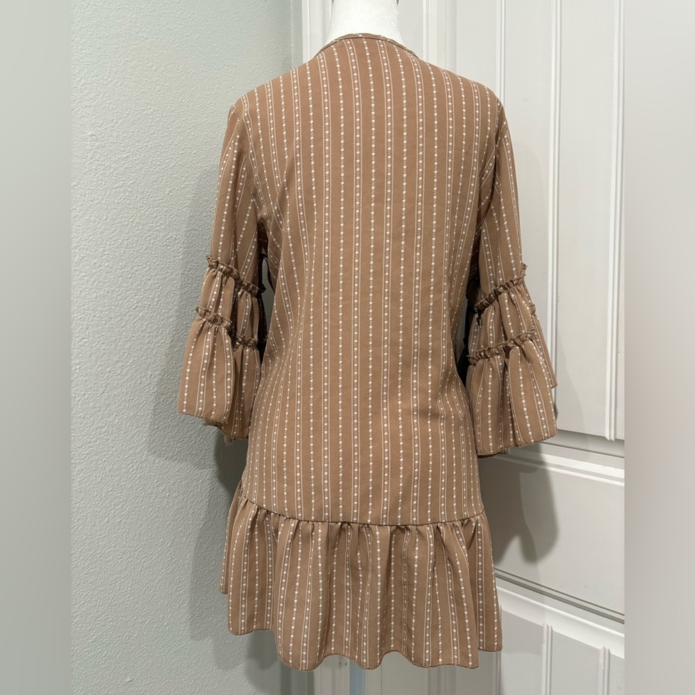 Chic Tan Ruffled Cardigan Size S - Picture 2 of 6